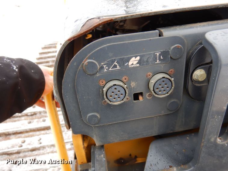 image for item AF9274 2013 John Deere 850K WLT  dozer