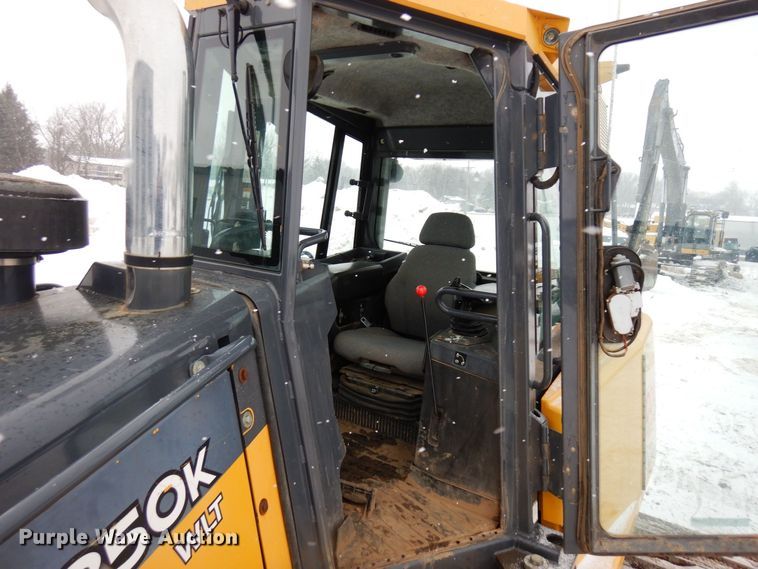 image for item AF9274 2013 John Deere 850K WLT  dozer