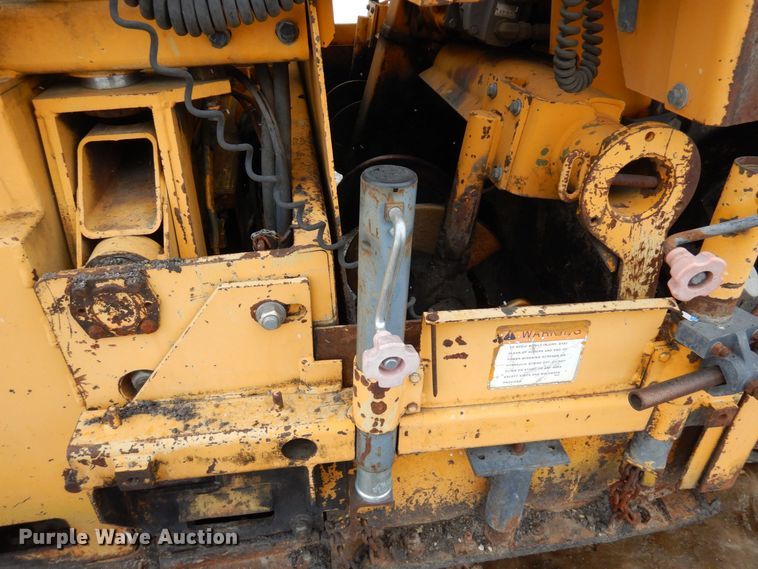 image for item AF9277 2001 Blaw-Knox PF-4410  paver