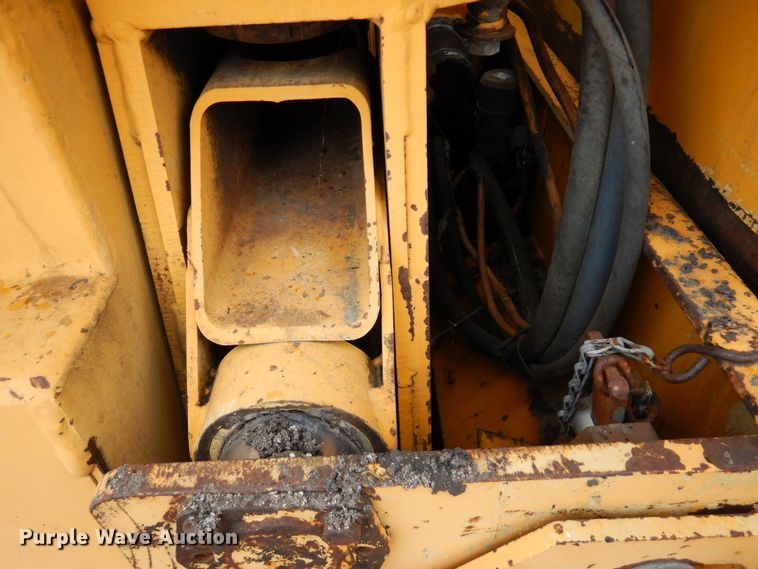 image for item AF9277 2001 Blaw-Knox PF-4410  paver