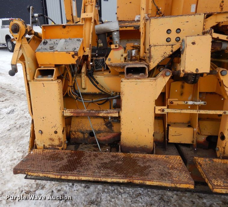 image for item AF9277 2001 Blaw-Knox PF-4410  paver