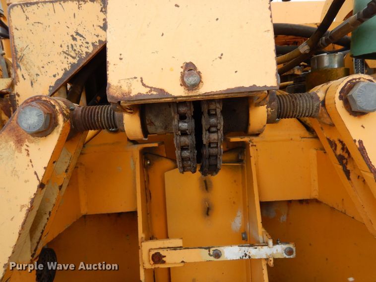 image for item AF9277 2001 Blaw-Knox PF-4410  paver