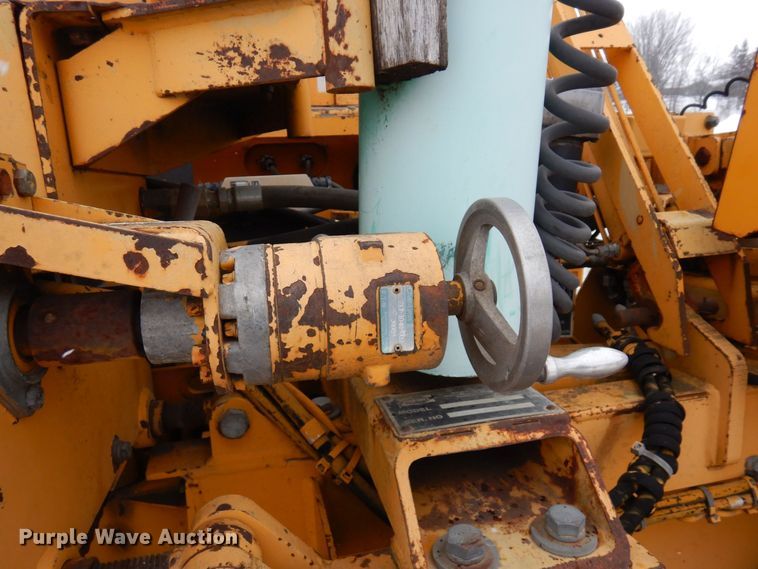 image for item AF9277 2001 Blaw-Knox PF-4410  paver