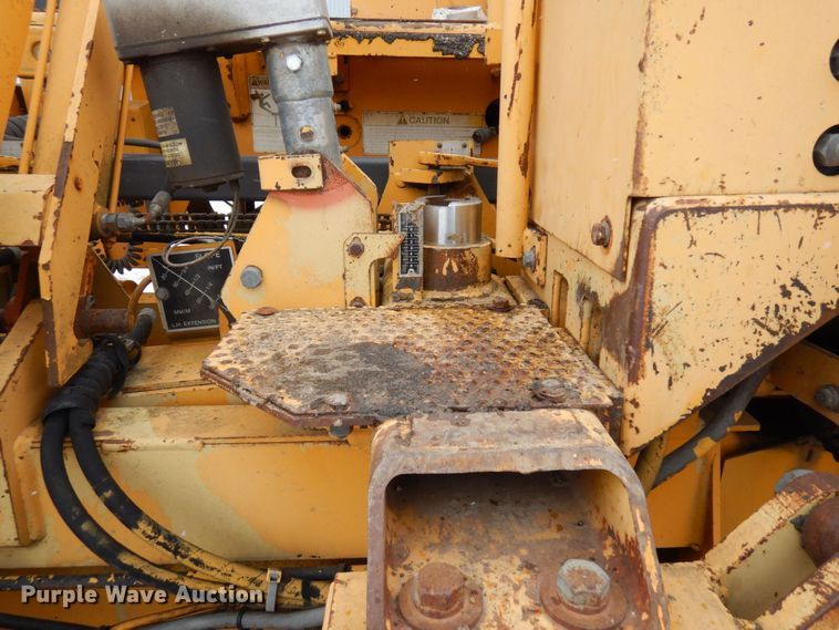 image for item AF9277 2001 Blaw-Knox PF-4410  paver