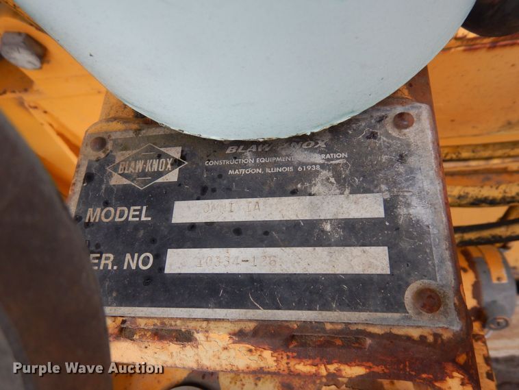 image for item AF9277 2001 Blaw-Knox PF-4410  paver