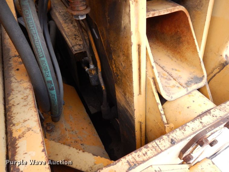 image for item AF9277 2001 Blaw-Knox PF-4410  paver