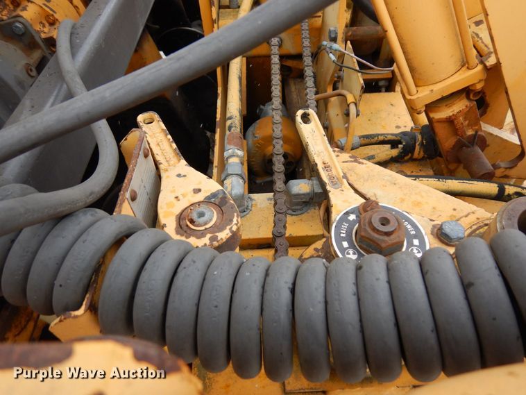 image for item AF9277 2001 Blaw-Knox PF-4410  paver