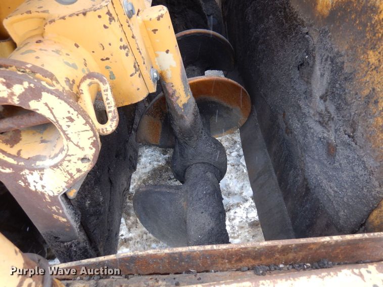 image for item AF9277 2001 Blaw-Knox PF-4410  paver