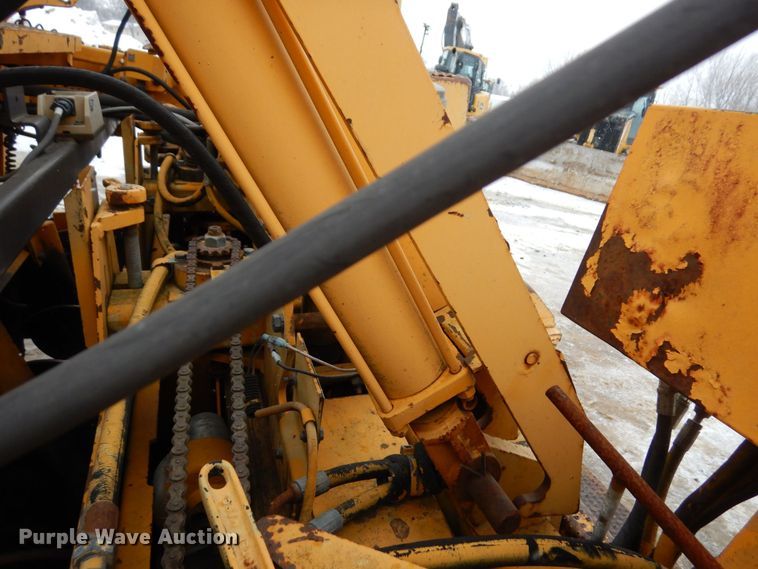 image for item AF9277 2001 Blaw-Knox PF-4410  paver