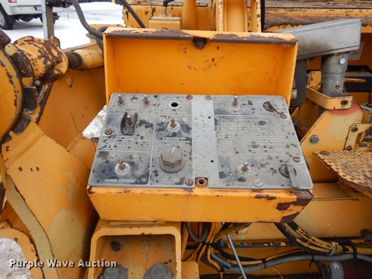 image for item AF9277 2001 Blaw-Knox PF-4410  paver