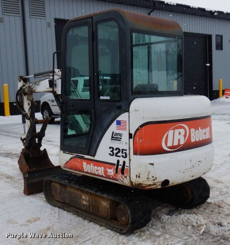 image for item AF9278 2001 Bobcat 325D  mini excavator