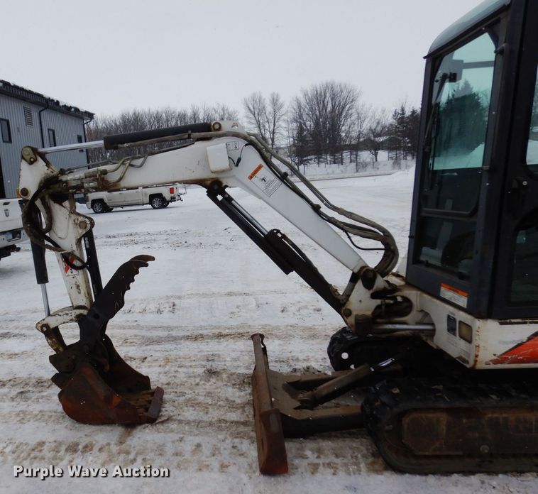 image for item AF9278 2001 Bobcat 325D  mini excavator