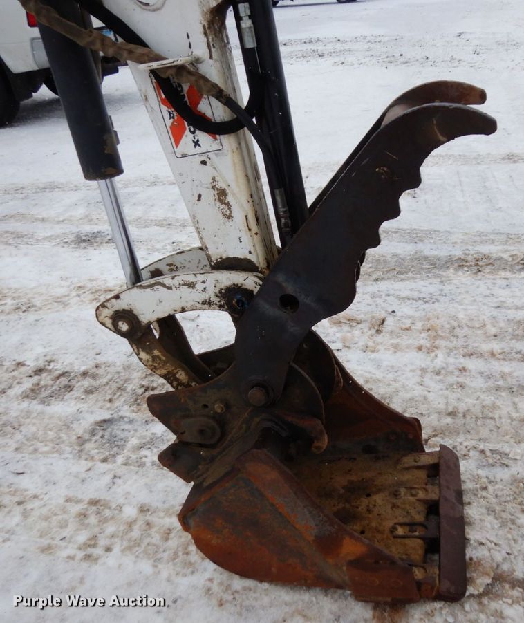 image for item AF9278 2001 Bobcat 325D  mini excavator