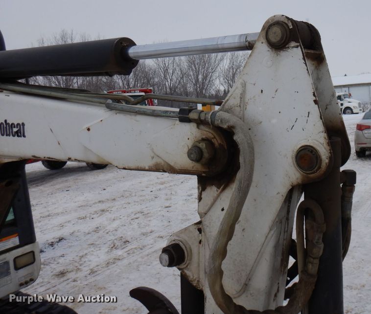 image for item AF9278 2001 Bobcat 325D  mini excavator