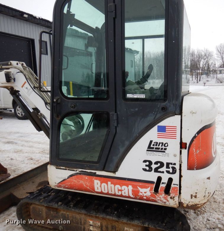 image for item AF9278 2001 Bobcat 325D  mini excavator
