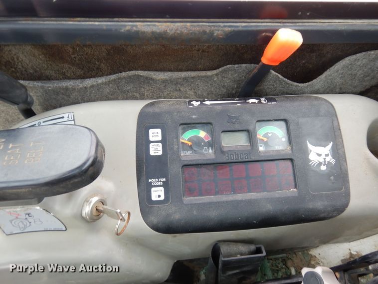 image for item AF9278 2001 Bobcat 325D  mini excavator