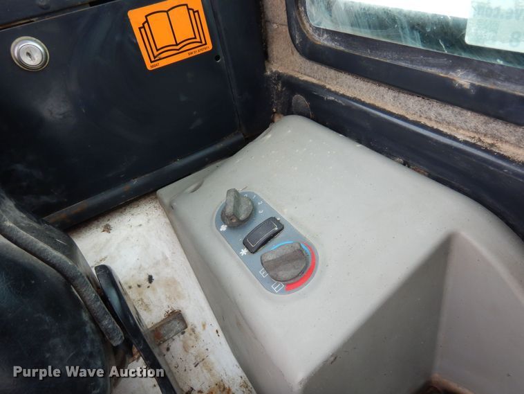 image for item AF9278 2001 Bobcat 325D  mini excavator