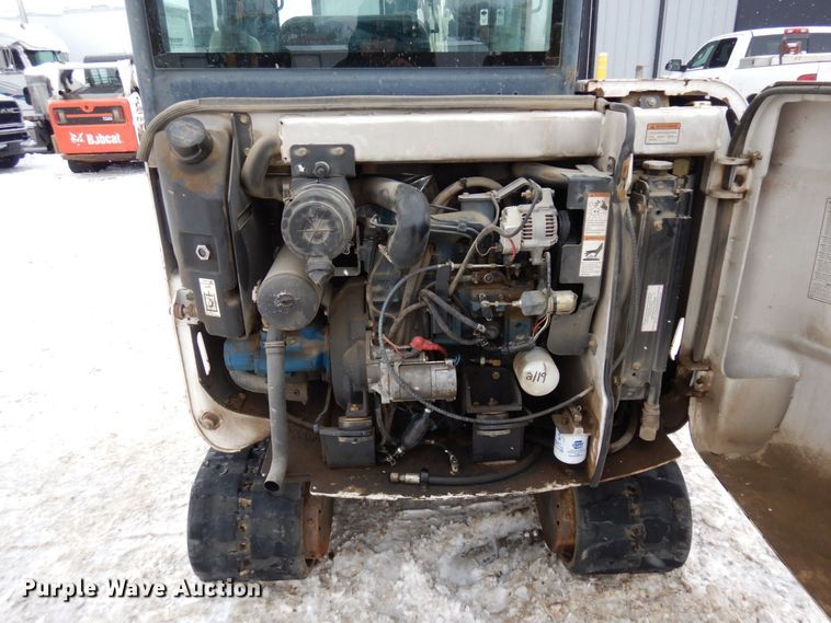 image for item AF9278 2001 Bobcat 325D  mini excavator