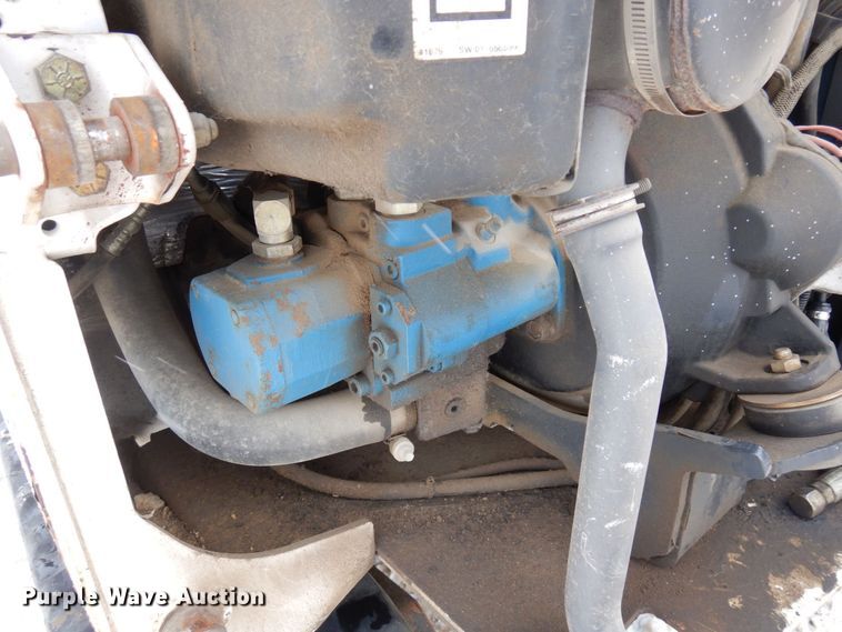 image for item AF9278 2001 Bobcat 325D  mini excavator