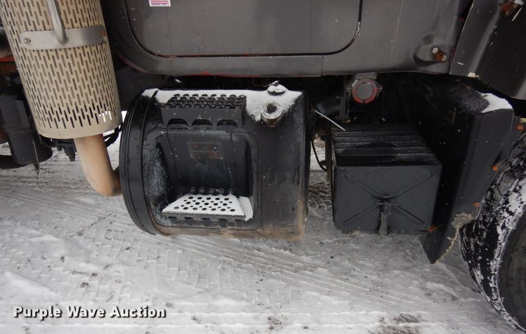 image for item AF9441 1994 Mack RD  water truck