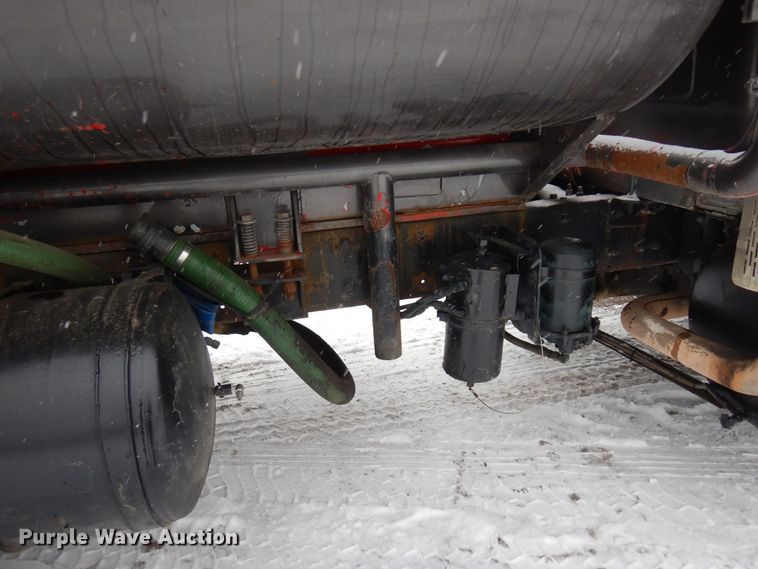 image for item AF9441 1994 Mack RD  water truck