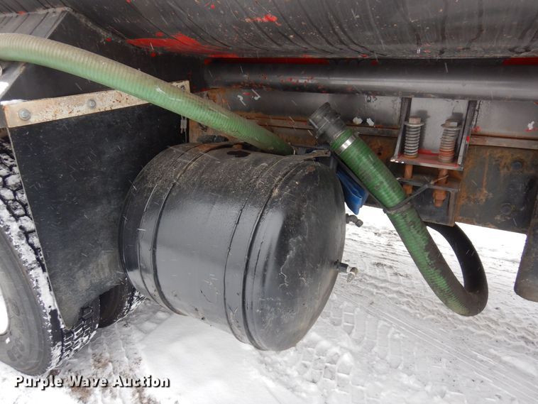 image for item AF9441 1994 Mack RD  water truck