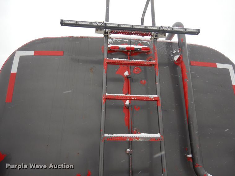 image for item AF9441 1994 Mack RD  water truck