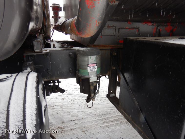 image for item AF9441 1994 Mack RD  water truck