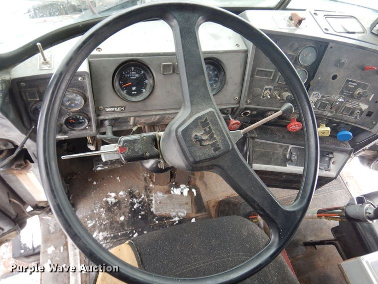 image for item AF9441 1994 Mack RD  water truck