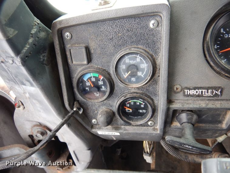 image for item AF9441 1994 Mack RD  water truck