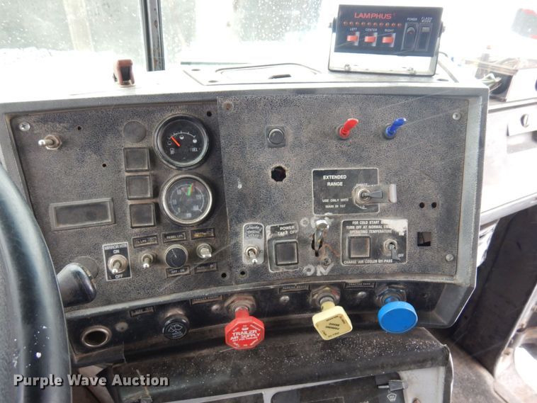 image for item AF9441 1994 Mack RD  water truck