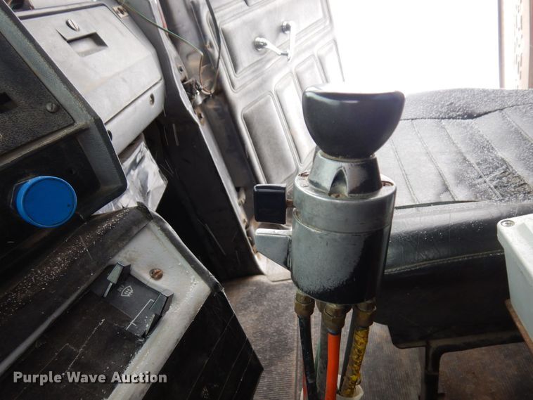 image for item AF9441 1994 Mack RD  water truck