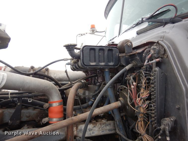 image for item AF9441 1994 Mack RD  water truck