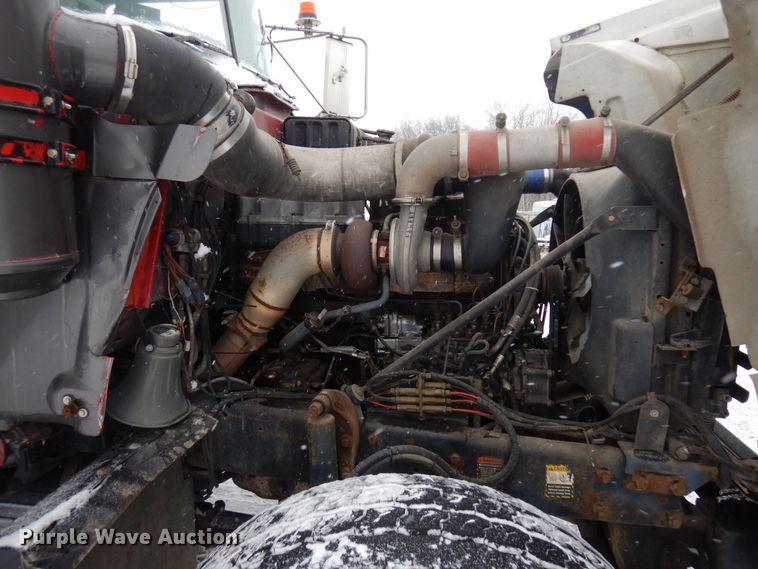 image for item AF9441 1994 Mack RD  water truck