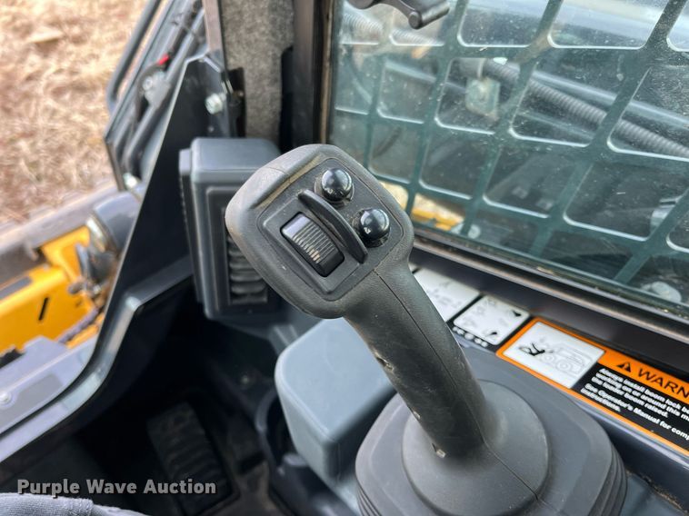 image for item DG5418 2019 John Deere 325G  tracked skid steer loader