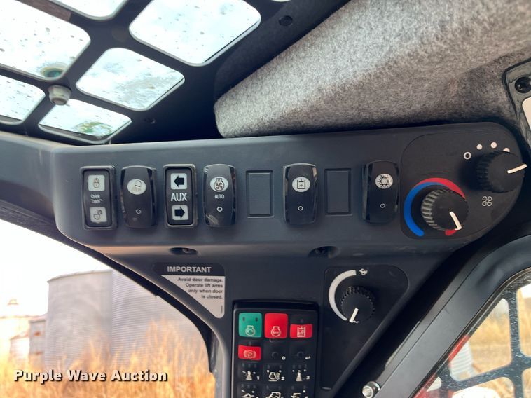 image for item DG5418 2019 John Deere 325G  tracked skid steer loader