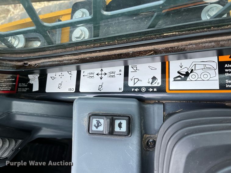 image for item DG5418 2019 John Deere 325G  tracked skid steer loader