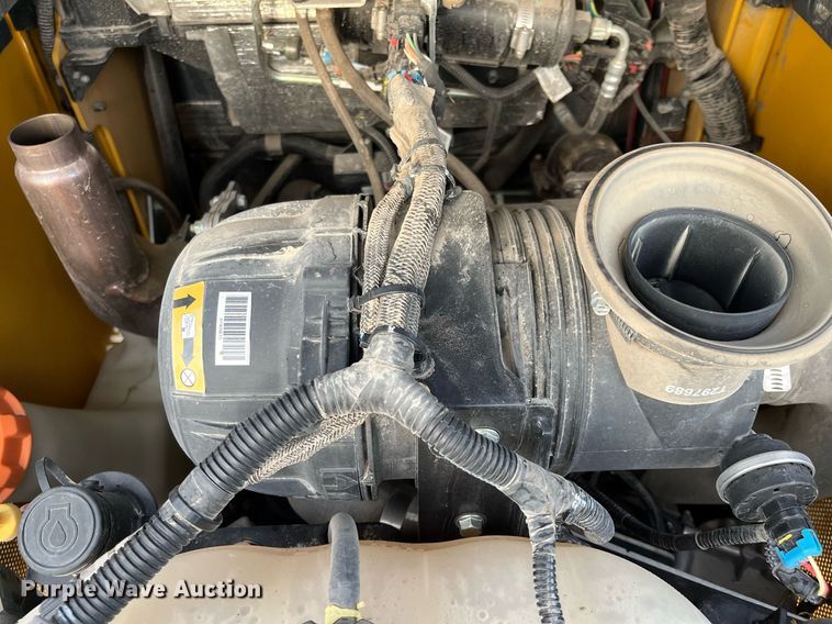 image for item DG5418 2019 John Deere 325G  tracked skid steer loader