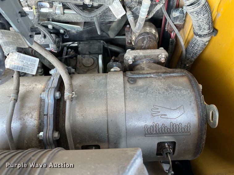 image for item DG5418 2019 John Deere 325G  tracked skid steer loader