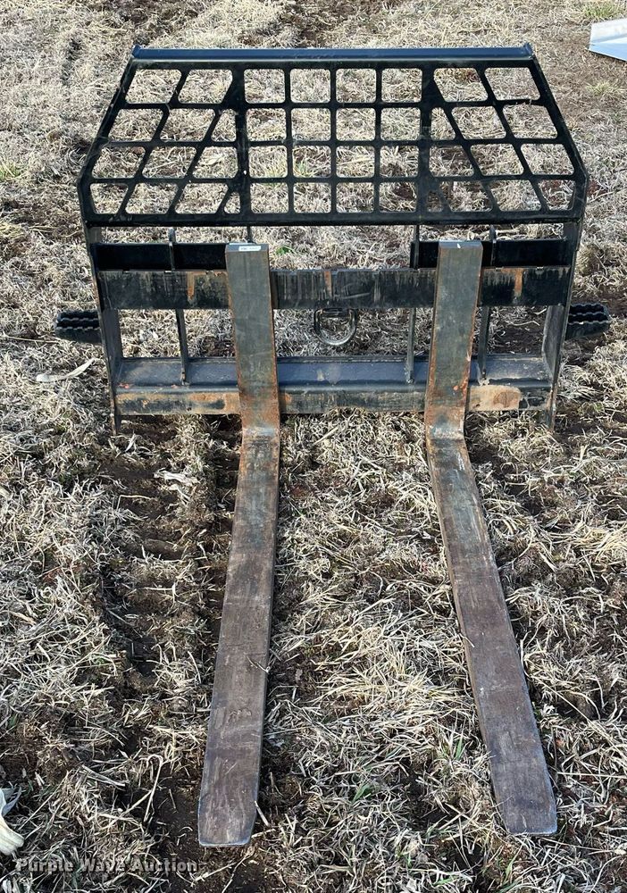 image for item DG5422 John Deere  48" L skid steer forks