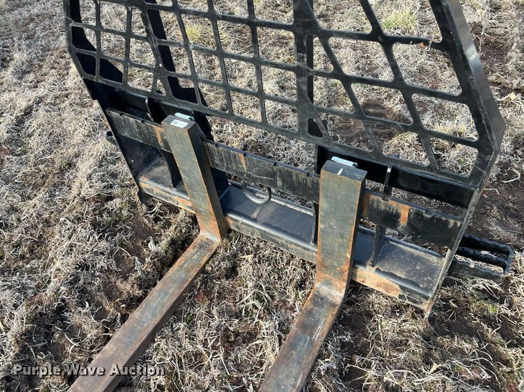 image for item DG5422 John Deere  48" L skid steer forks