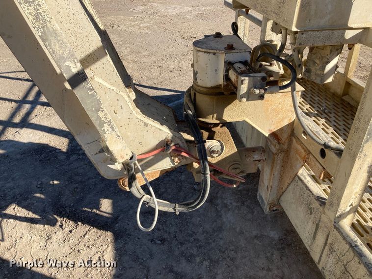 image for item DJ6151 1995 Snorkelift ATB-60ALFO  boom lift