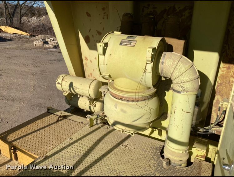 image for item DJ6153 1995 Euclid R35  haul truck