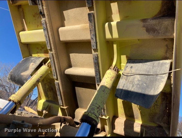 image for item DJ6153 1995 Euclid R35  haul truck