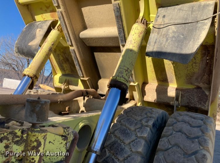 image for item DJ6153 1995 Euclid R35  haul truck