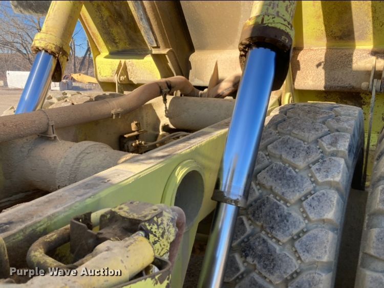 image for item DJ6153 1995 Euclid R35  haul truck