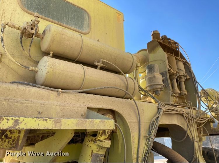 image for item DJ6153 1995 Euclid R35  haul truck