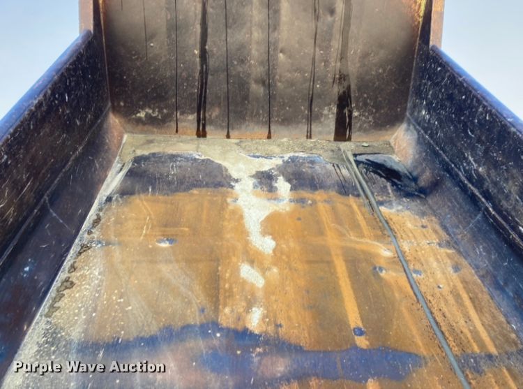 image for item DJ6153 1995 Euclid R35  haul truck