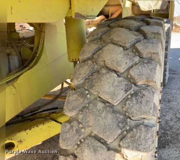 image for item DJ6154 1994 Euclid R35  haul truck