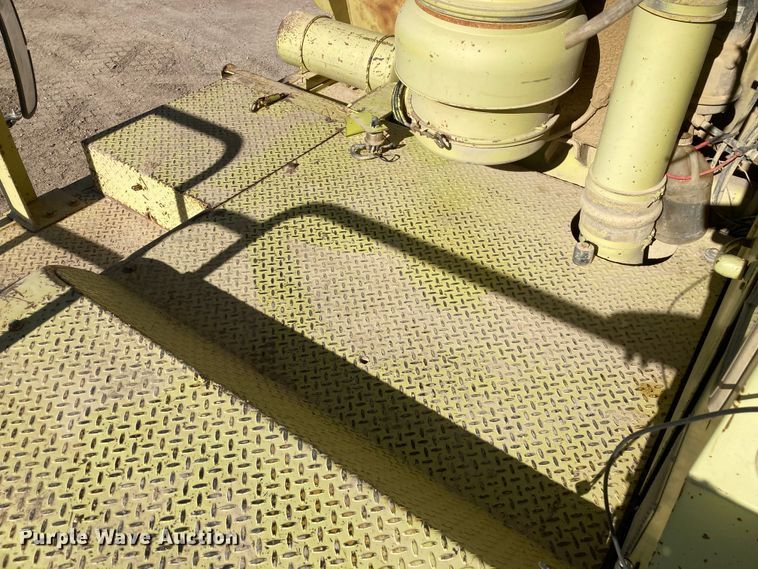 image for item DJ6155 1992 Euclid R35  haul truck